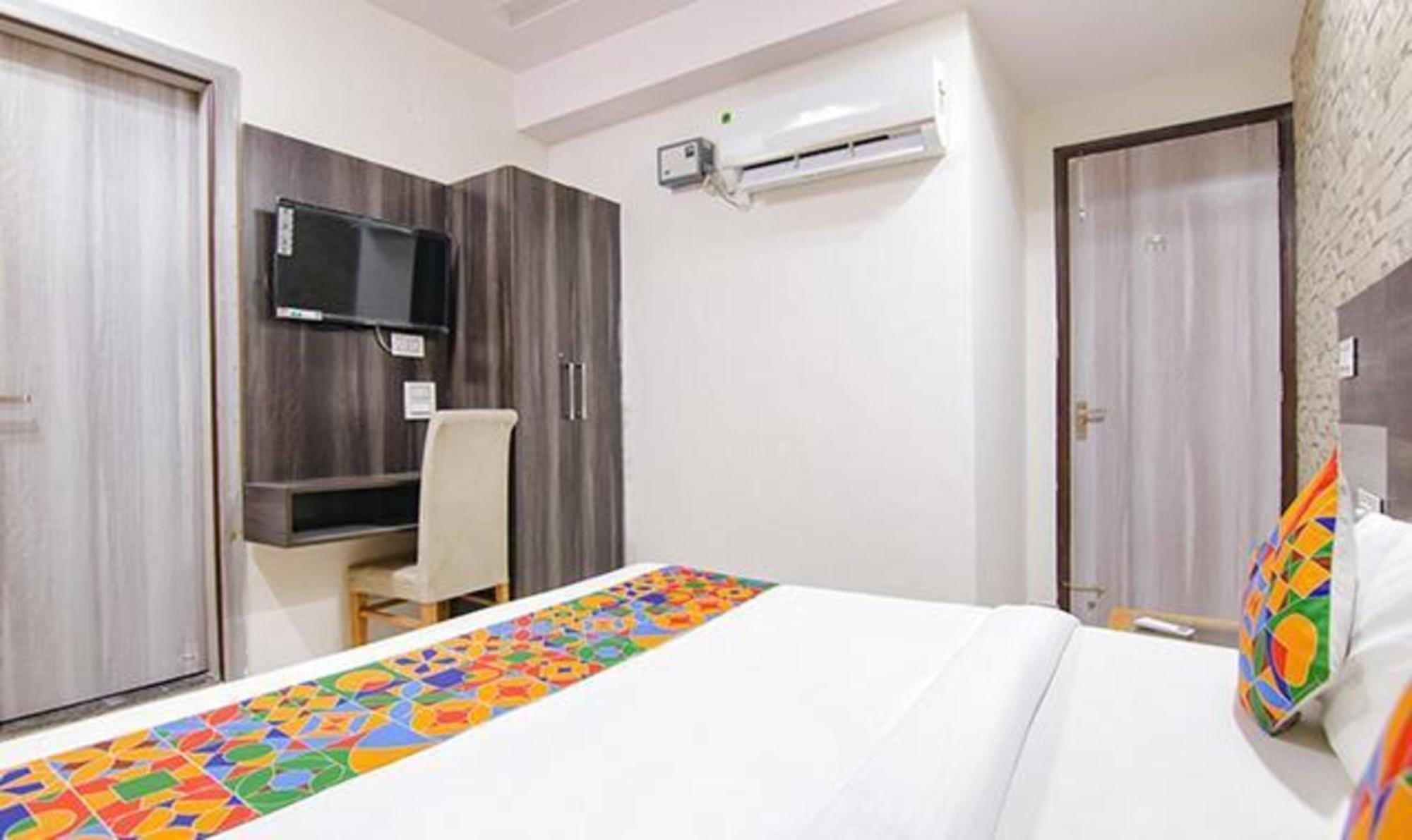 Fabhotel Welcome Residency Zirakpur Exterior photo